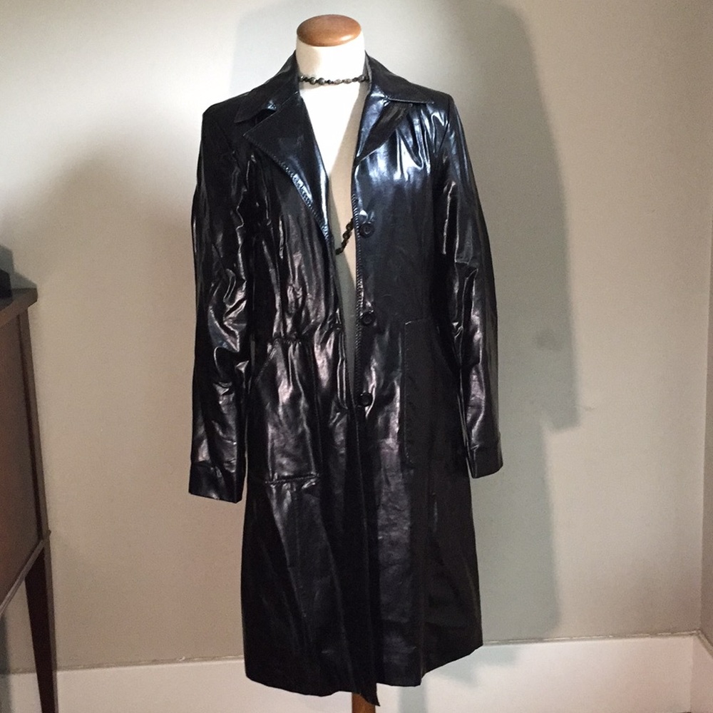 Black vinyl trench jacket M